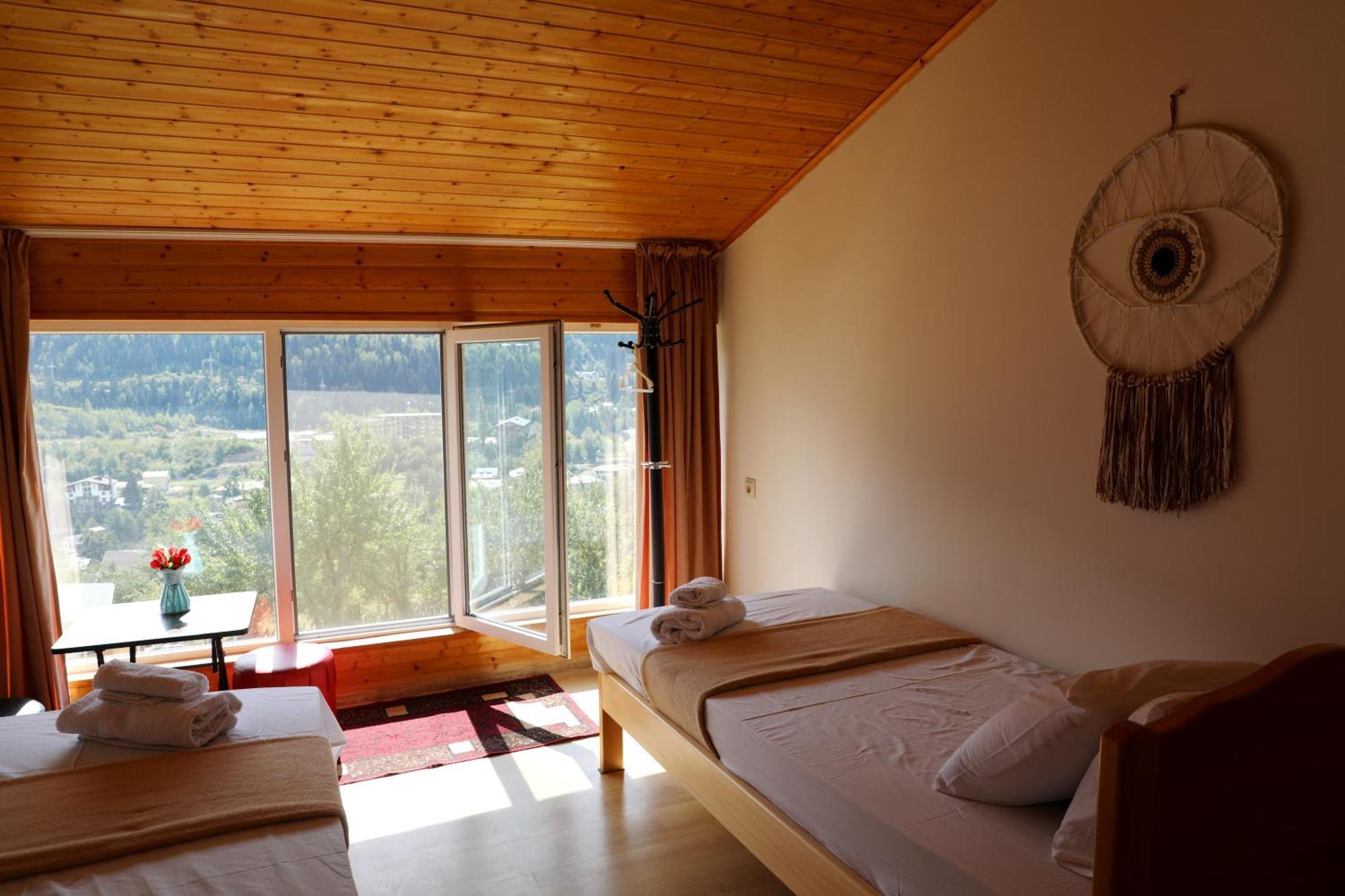 Nadia Guesthouse Mestia Ngoại thất bức ảnh