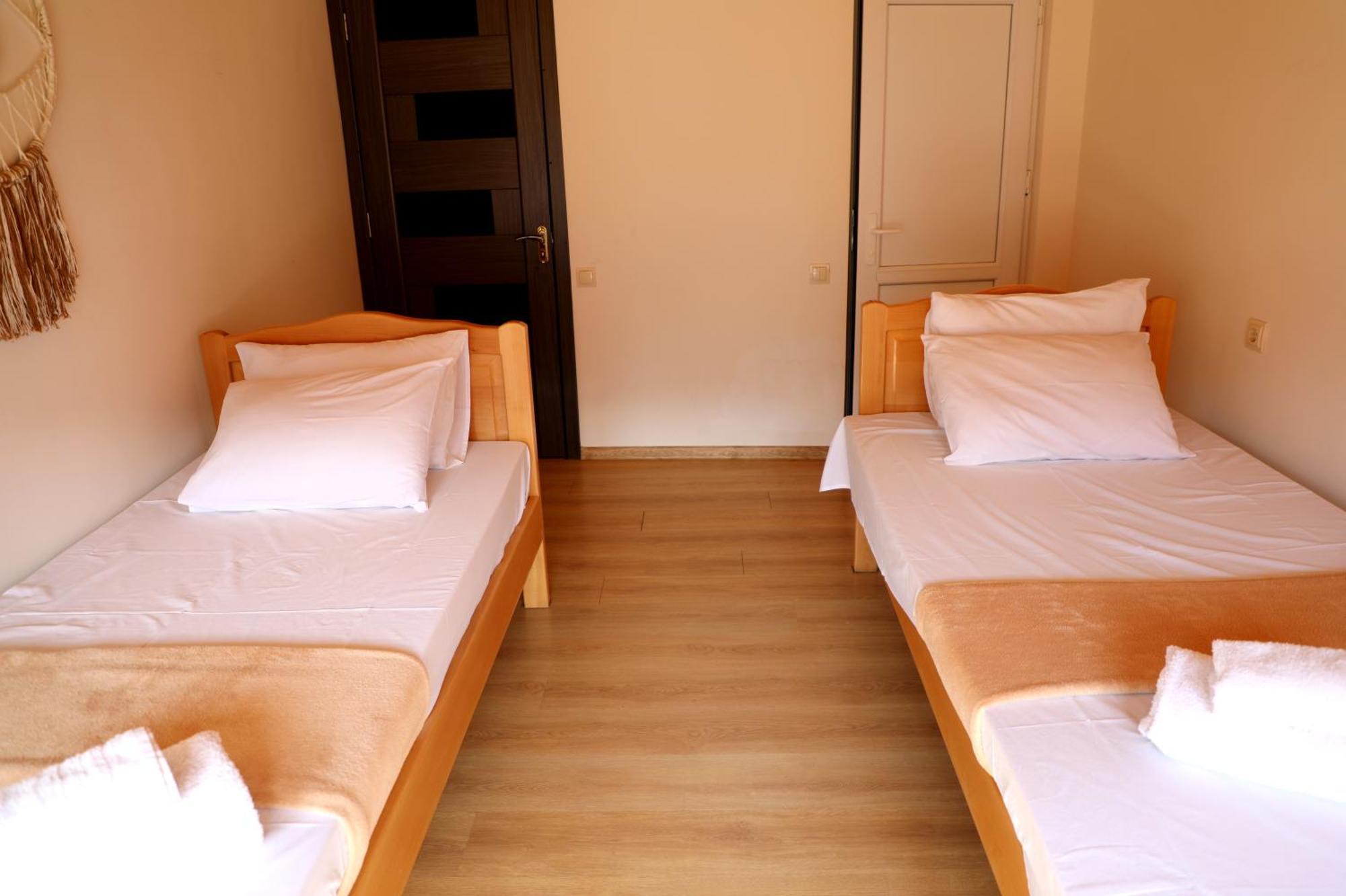 Nadia Guesthouse Mestia Ngoại thất bức ảnh