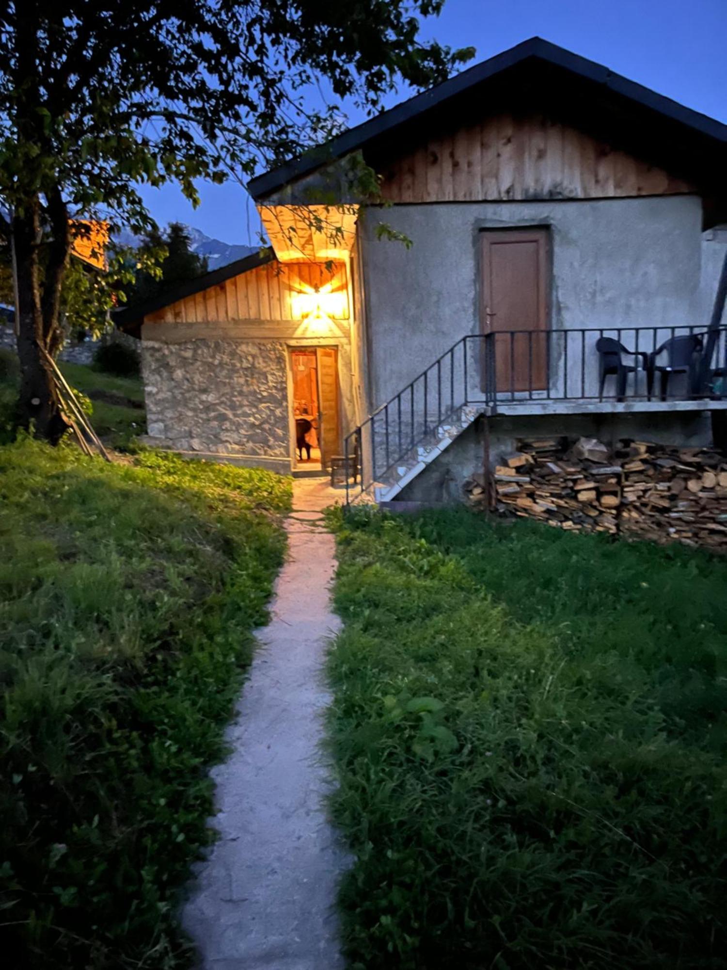 Nadia Guesthouse Mestia Ngoại thất bức ảnh